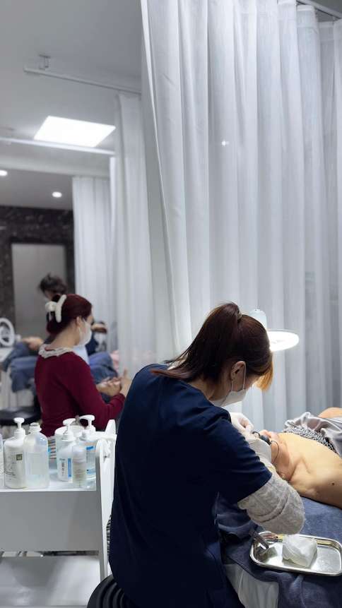 LẤY NHÂN MỤN KHÔNG ĐỦ, ĐIỀU TRỊ MỤN MỚI LÀ CHÌA KHÓA!